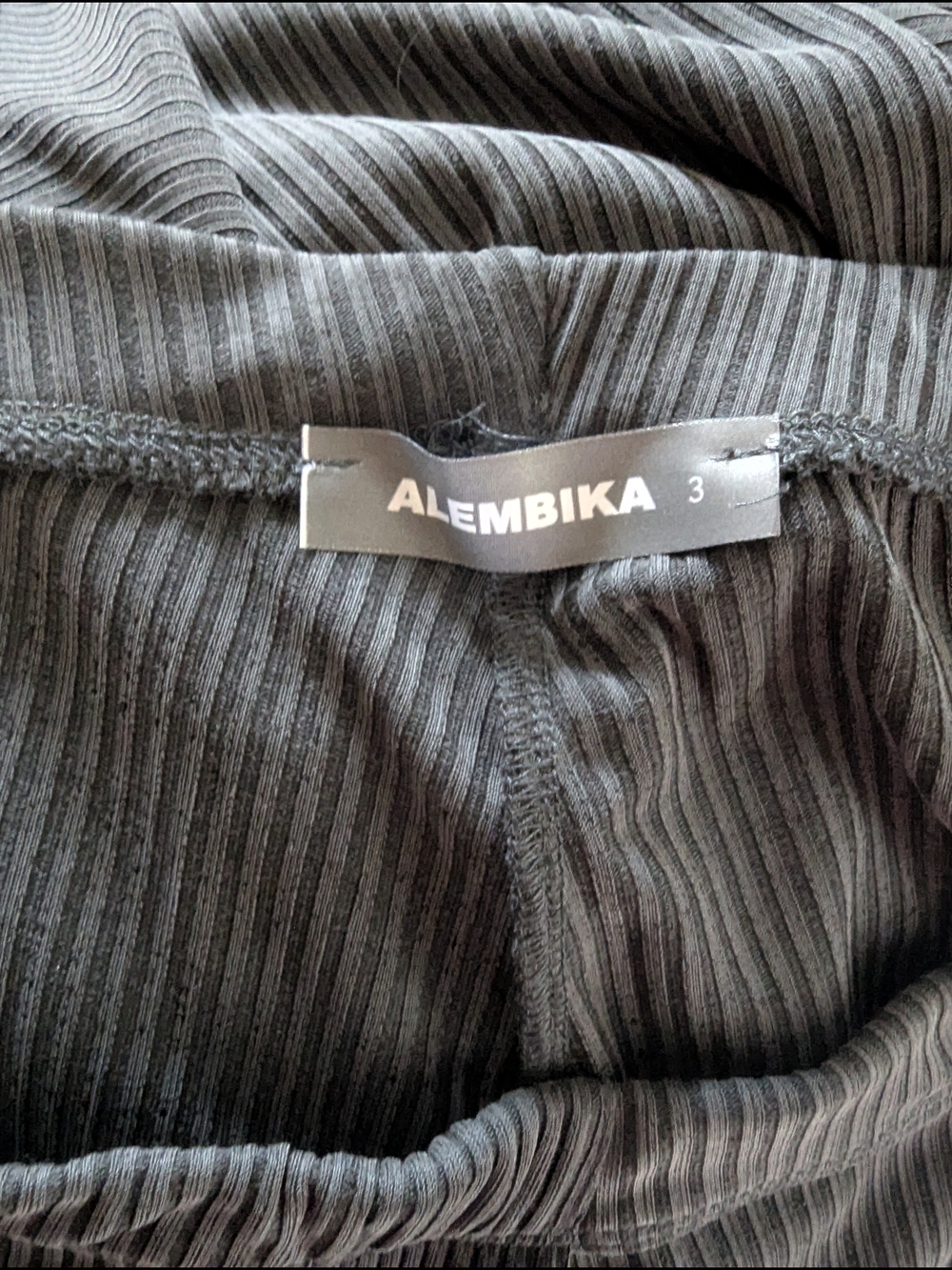 Alembika Women's Wide-Leg Ribbed Palazzo Pants in Charcoal - Picture 11 of 17